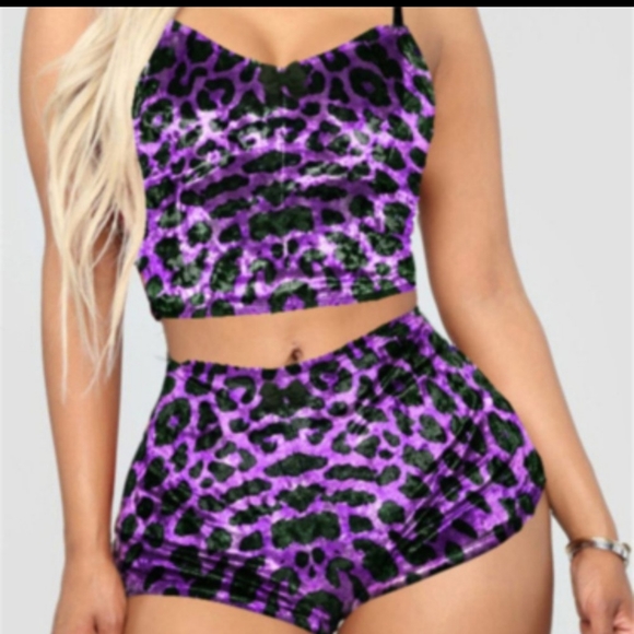 Callie Purple Velour loungewear (med) - Picture 3 of 8